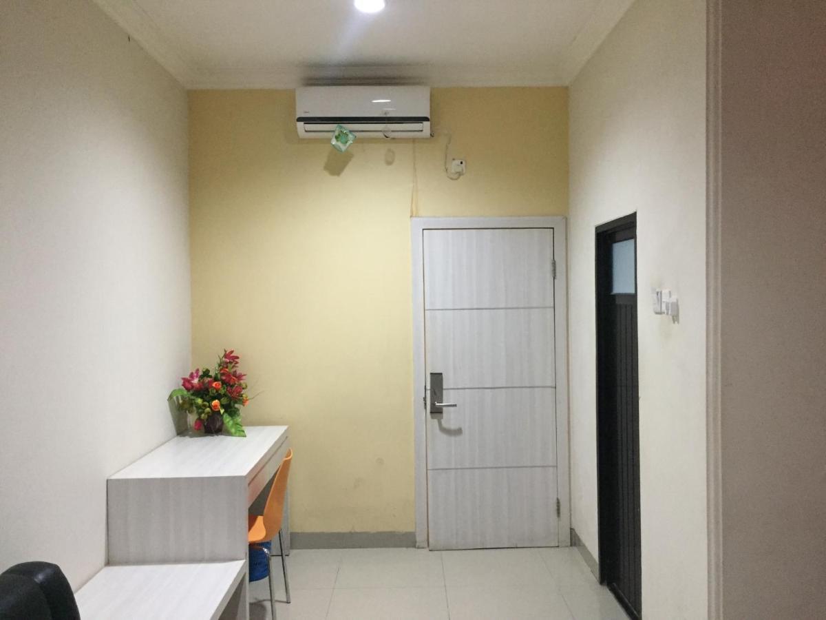 Reddoorz Plus @ Hotel Alden Makassar Exterior foto